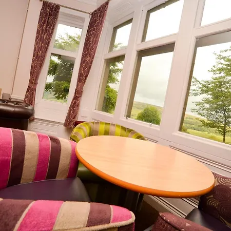 Yha Grinton Hostel *